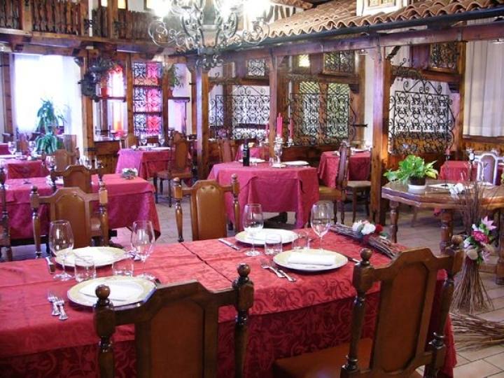 Sala Rossa - Capodanno in caratteristico Ristorante Brianzolo Sala Rossa - Capodanno Ristorante Tetto Brianzolo